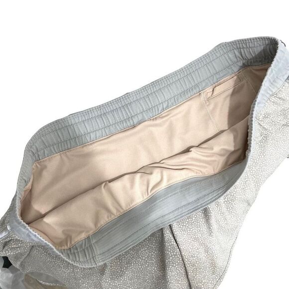 Lululemon swiss dot shorts‎ Size 10 grey - Picture 8 of 8